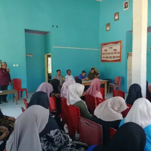 Kawal Program Pemerintah Desa, Bhabinkamtibmas Amola Hadiri Musdes Rembuk Stunting dan RKP