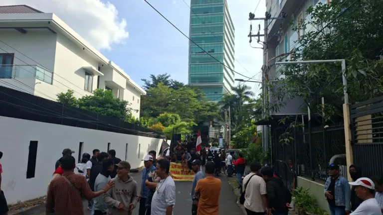 Krisis Air PDAM Memicu Aksi Unjuk Rasa: Massa Gerakan GEMPAK-HAM Desak Evaluasi Hingga Minta Pejabat Mundur