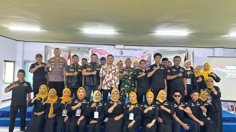 Sinergi Polsek Mamajang, DPC APPI dan Perumda Pasar Hadirkan Pasar Murah untuk Masyarakat