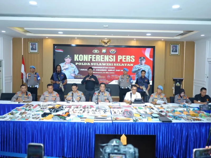 Kapolda Sulsel Pimpin Konferensi Pers, Ratusan Pelaku Kejahatan Jalanan Berhasil Diungkap
