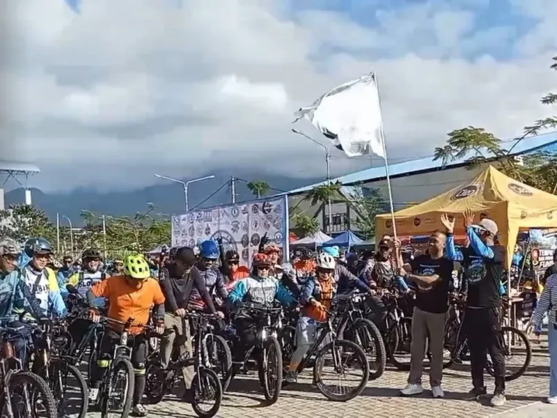 Kadispora Garut Asep Mulyana Melepas Olahraga Punbike Garut Hebat