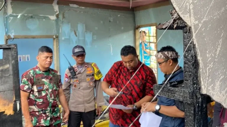 Yudha Puja Turnawan Tinjau Lokasi Kebakaran Tiga Rumah di Sindanggalih Garut
