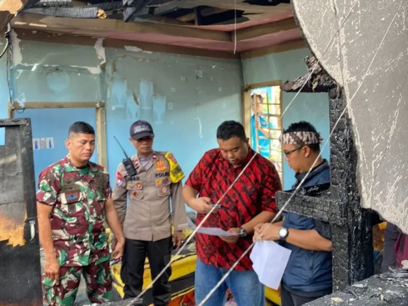 Yudha Puja Turnawan Tinjau Lokasi Kebakaran Tiga Rumah di Sindanggalih Garut