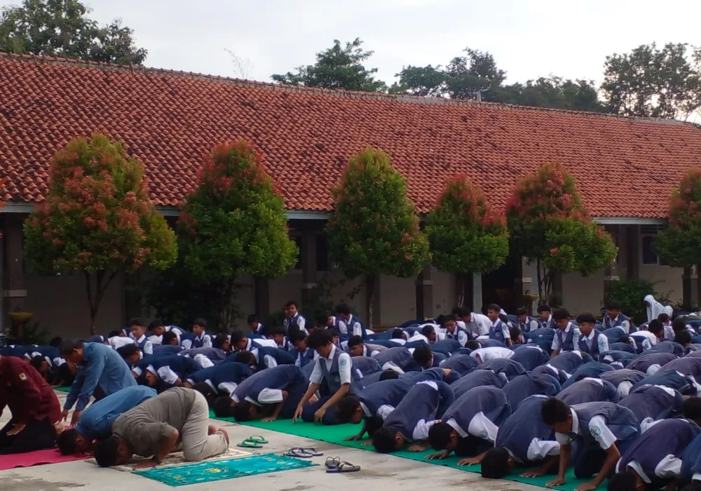 Program SERDADU Cirebon, Penguatan Ibadah Siswa di Sekolah