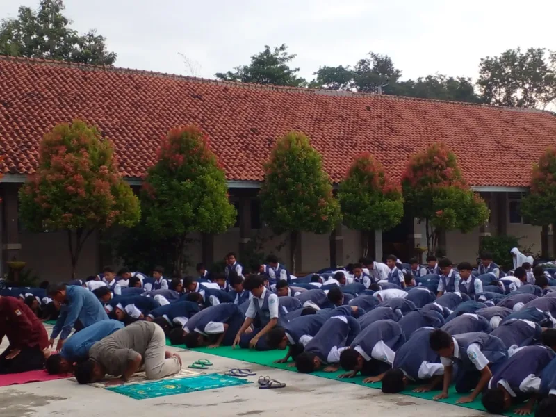 Program SERDADU Cirebon, Penguatan Ibadah Siswa di Sekolah