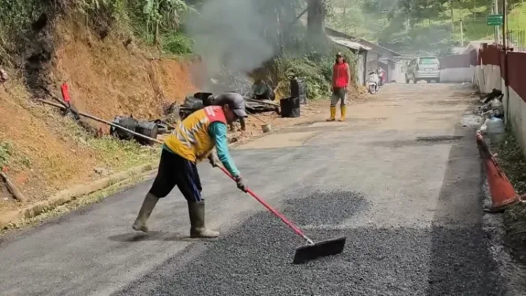 Akses Jalan Panjaungan Desa Malasari Semakin Di Permulus