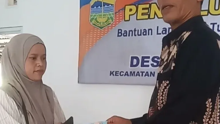 Pemdes Mandalasari Salurkan BLT DD Yang Sempat Tertunda