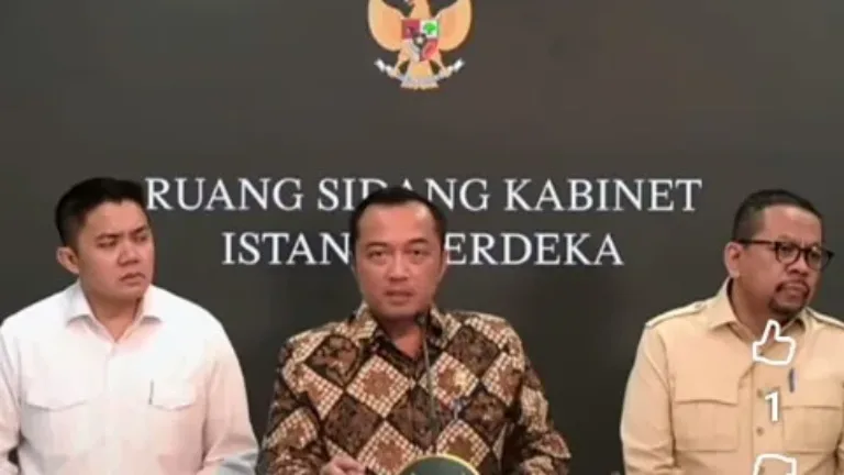 Prabowo Resmi Copot Kepala BGN dan Dua Wakilnya, Ini Alasannya.