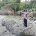 Polsek Cibalong Cek TKP Korban Tenggelam di Sungai Cikaengan