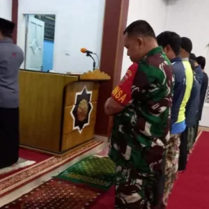 Mempererat Peran Teritorial, Babinsa Kodim 1409/Gowa Gelar Safari Subuh dan Komsos di Tinggimoncong