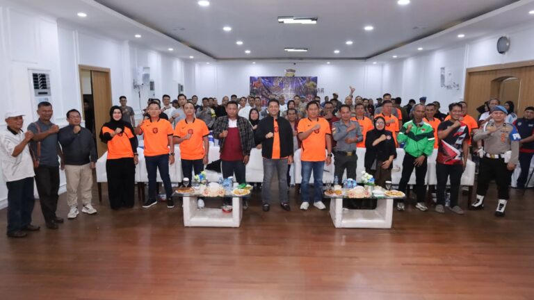 Nobar Piala Dunia 2026 Bersama Kapolrestabes dan Wakapolrestabes Makassar, Pererat Sinergitas dengan Masyarakat