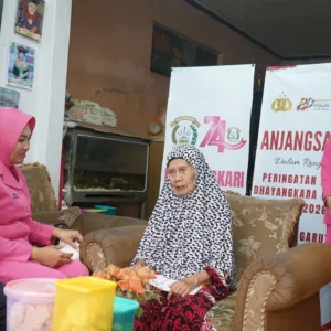 Hari Bhayangkara ke-80: Polres Garut Anjangsana ke Rumah Warakawuri