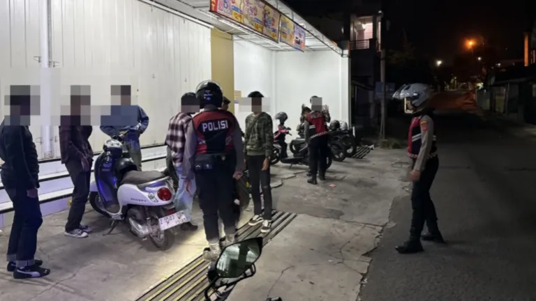 Patroli Presisi Sat Samapta Polres Garut Bubarkan Pemuda Mabuk, Ciptakan Rasa Aman
