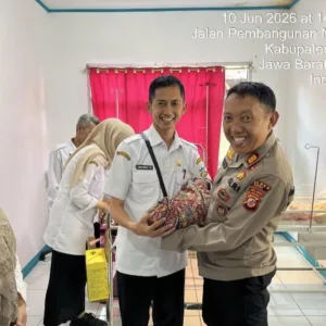 Polsek Tarogong Kidul Serahkan Bayi Laki-Laki Berusia 7 jam kepada Dinas Sosial Kabupaten Garut
