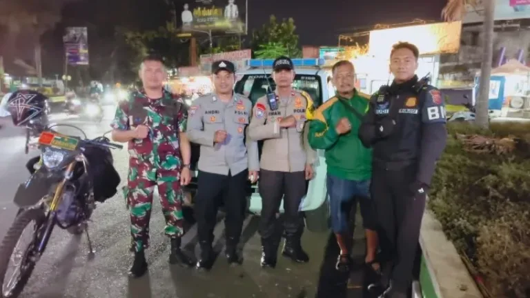 POLSEK TAROGONG KIDUL Bersama TNI dan POLRES Garut Amankan Jalur PAWAI OBOR MALAM 1 MUHARAM 1448 H