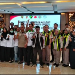 Polres Garut,DKKG,dan Medika Optikal Gelar Bakti Kesehatan Pemeriksaan Mata Peringati Hari Bhayangkara ke-80
