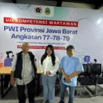 Aninggelldivita Lulus UKW Madya di Usia 22 Tahun