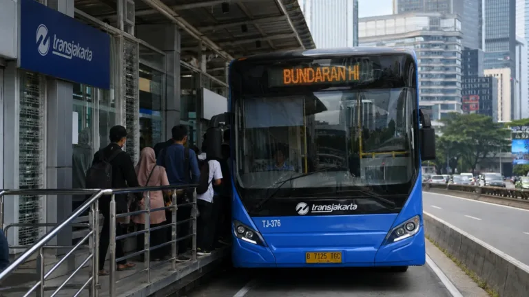 Transjakarta Usul Tarif Langganan Baru