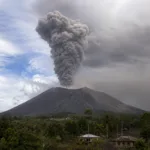 Gunung Lewotobi Laki-laki Kembali Erupsi