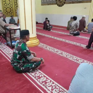 Pererat Silaturahmi, Babinsa Koramil 1409-01/Somba Opu Gelar Safari Subuh di Masjid Hurriyan