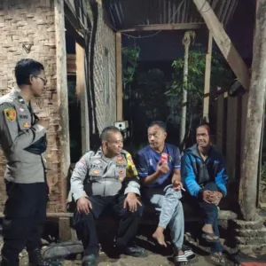 Sinergi Polisi dan Warga, Polres Garut Maksimalkan Kontrol Siskamling di Wilayah Pangatikan