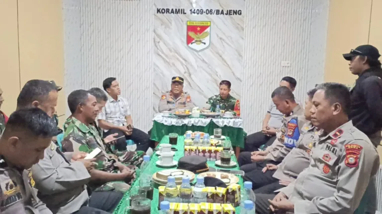 Perkuat Sinergi TNI-Polri, Kapolsek Bajeng Silaturahmi ke Koramil 1409-06/Bajeng