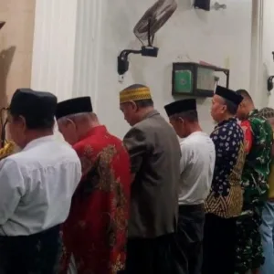 Perkuat Sinergitas, Babinsa Koramil 1409-01/Somba Opu Rutin Gelar Safari Subuh dan Komsos