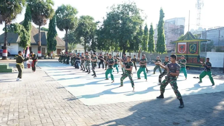 Asah Kemampuan Bela Diri, Kodim 1409/Gowa Gelar Latihan Pencak Silat Militer di Makodim