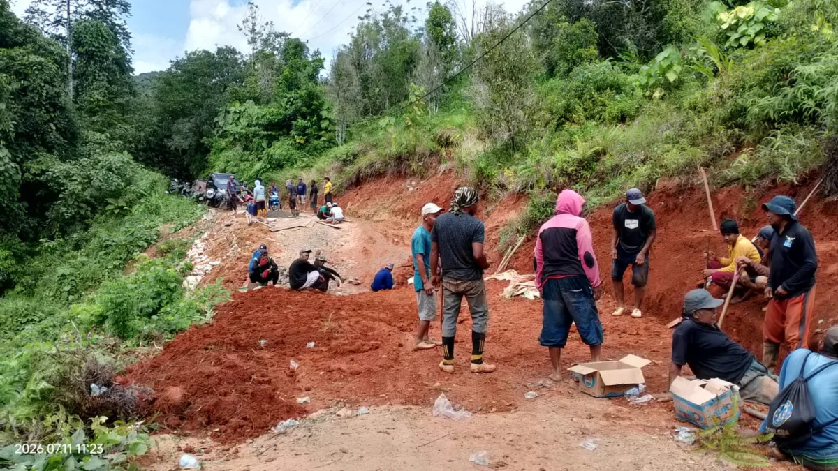 Warga Passerang Luwu, Gotong Royong Perbaiki Akses Jalan Urat Nadi Pertanian, 70 Persen Murni Swadaya Masyarakat
