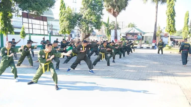Tingkatkan Kemampuan Bela Diri, Kodim 1409/Gowa Laksanakan Latihan Pencak Silat Milter 
