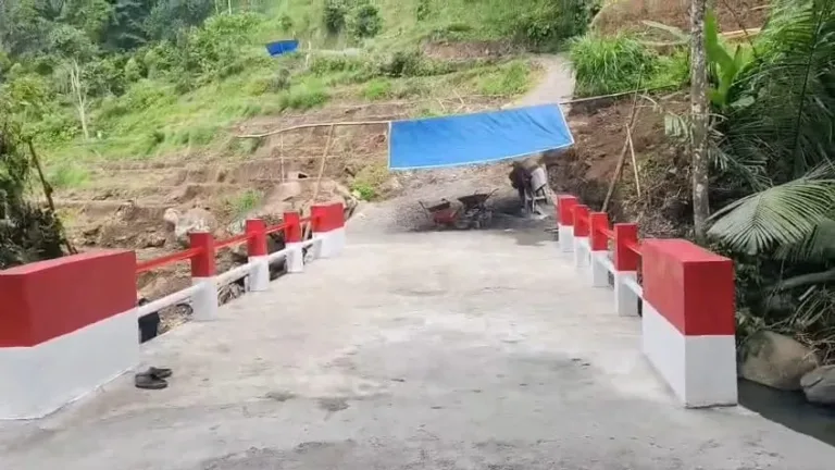 Sambung Asa Warga Tombolopao, Jembatan ARMCO Melintasi Sungai Balang Buloa Capai Progres 98%