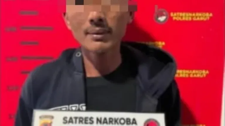 Racik dan Edarkan Tembakau Sintetis, Dua Pria di Garut Diamankan Polisi
