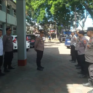 Polsek Tarogong Kidul Siaga Amankan Jalannya Audiensi Presidium Masyarakat Garut Selatan (DPPMG) di Kantor DPRD Garut