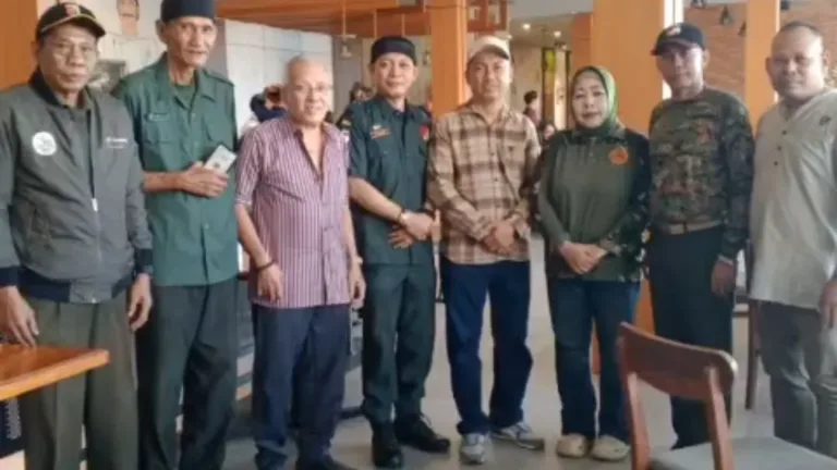 Padukan Bazar Murah & Hiburan, The Vessel Community Libatkan Banteng Komando Di Dampingi Ketua Umum BK Andi Rivai B Perkokoh Sinergi TNI-Rakyat