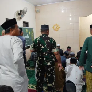 Perkokoh Kemunggalan TNI dan Rakyat, Koramil 08/Bontonompo Rutinkan Safari Subuh