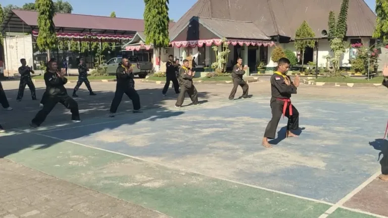Asah Kemampuan Bela Diri, Kodim 1409/Gowa Rutin Gelar Latihan Pencak Silat Militer Tingkatkan Profesionalisme Prajurit