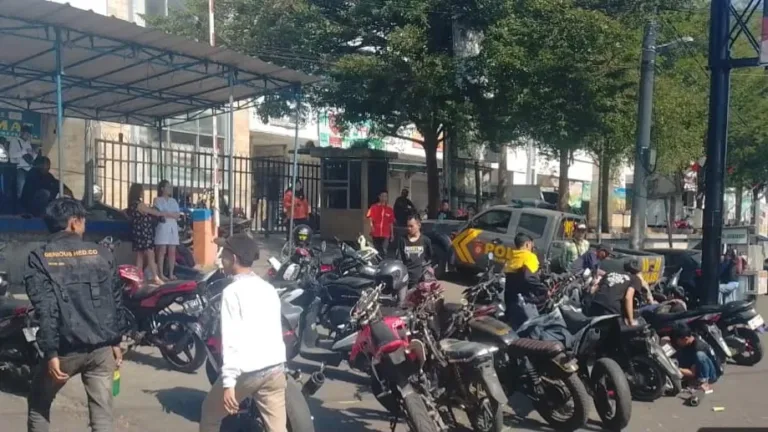 Puluhan Pengguna Knalpot Tidak Sesuai Spesifikasi Teknis di Wanaraja Terjaring Penertiban Polisi
