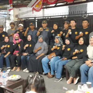 RAPAT BULANAN SATLINMAS SE-KECAMATAN MAKASSAR BAHAS PENGAMANAN PERINGATAN HUT KE-81 RI