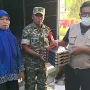 Dukung Gizi Generasi Emas, Babinsa Koramil 05/Pallangga Dampingi Penyaluran MBG di Bontoramba