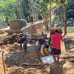 Wujudkan Akses Pinggiran, Kodim 1409/Gowa Bersama Warga Kejar Penuntasan Jembatan Gantung Tahap V