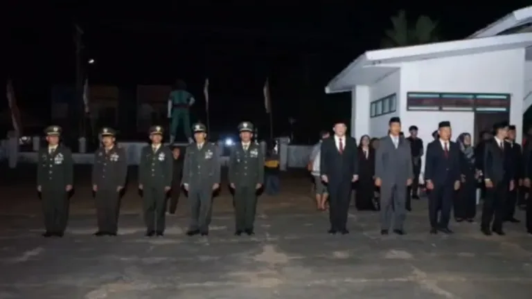 Dandim 1409/Gowa Pimpin Apel Kehormatan dan Renungan Suci HUT RI ke-81 di TMP Romang Lompoa
