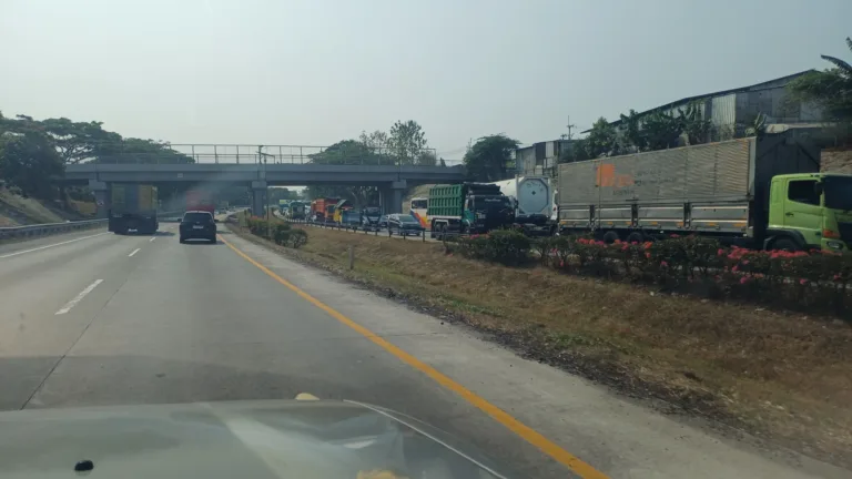 Kemacetan Panjang di Tol Cipali, Antrean 10 Kilometer Jelang Palimanan