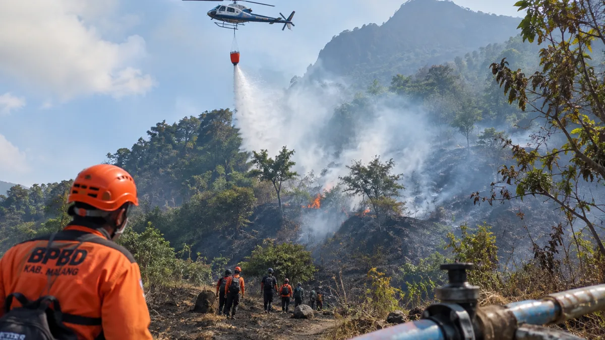 Karhutla Gunung Kawi Capai 385 Hektare, Pipa Air Warga Putus