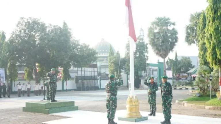 Dandim 1409/Gowa Pimpin Upacara Bendera Mingguan, Kobarkan Semangat Nasionalisme Prajurit