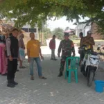 Tanggap Darurat, Babinsa Bersama Warga Jinakkan Api di Nirannuang Gowa
