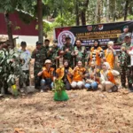 Aksi Nyata HUT TNI ke-81, Koramil 1409-02/Parangloe Gandeng Mahasiswa Tanam Pohon