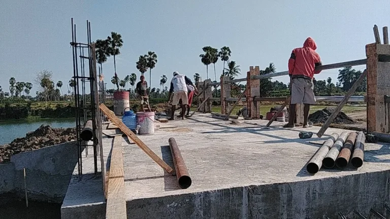 Progres Capai 78%, Jembatan Beton Pabbundukang Gowa Segera Rampung Berkat Kolaborasi TNI-Masyarakat