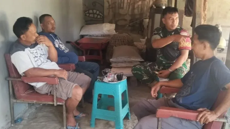 Ciptakan Situasi Kondusif, Babinsa Jipang Gelar Komsos Bersama Warga Dusun Soreang
