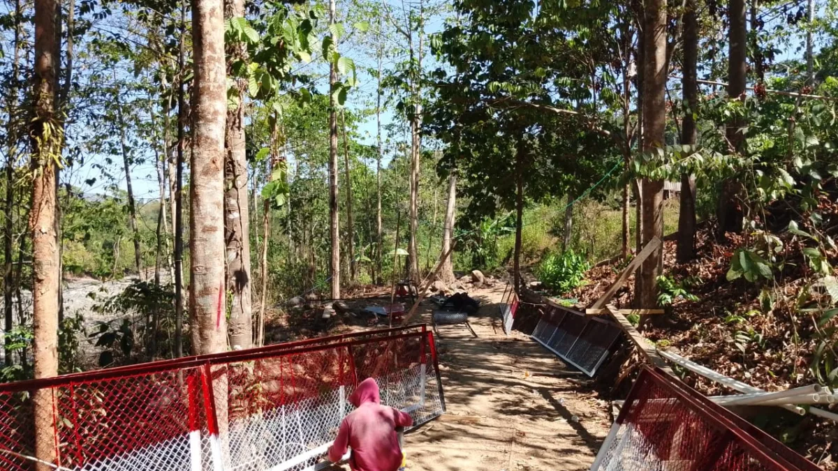 Wujudkan Impian Warga Bungaya, Personel Yonzipur Bersama Kodim 1409/Gowa Kebut Jembatan Gantung
