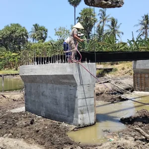 Warga Dusun Jatia Sambut Antusias Kelanjutan Proyek Jembatan Beton Kodim 1409/Gowa